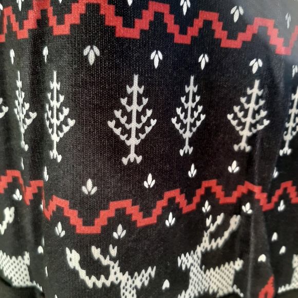 🆕️ LAST 1! Black Holiday Print Sweater - Picture 9 of 9